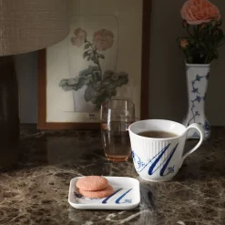 Alfabet Kollektion højhankskop, M, 33 cl