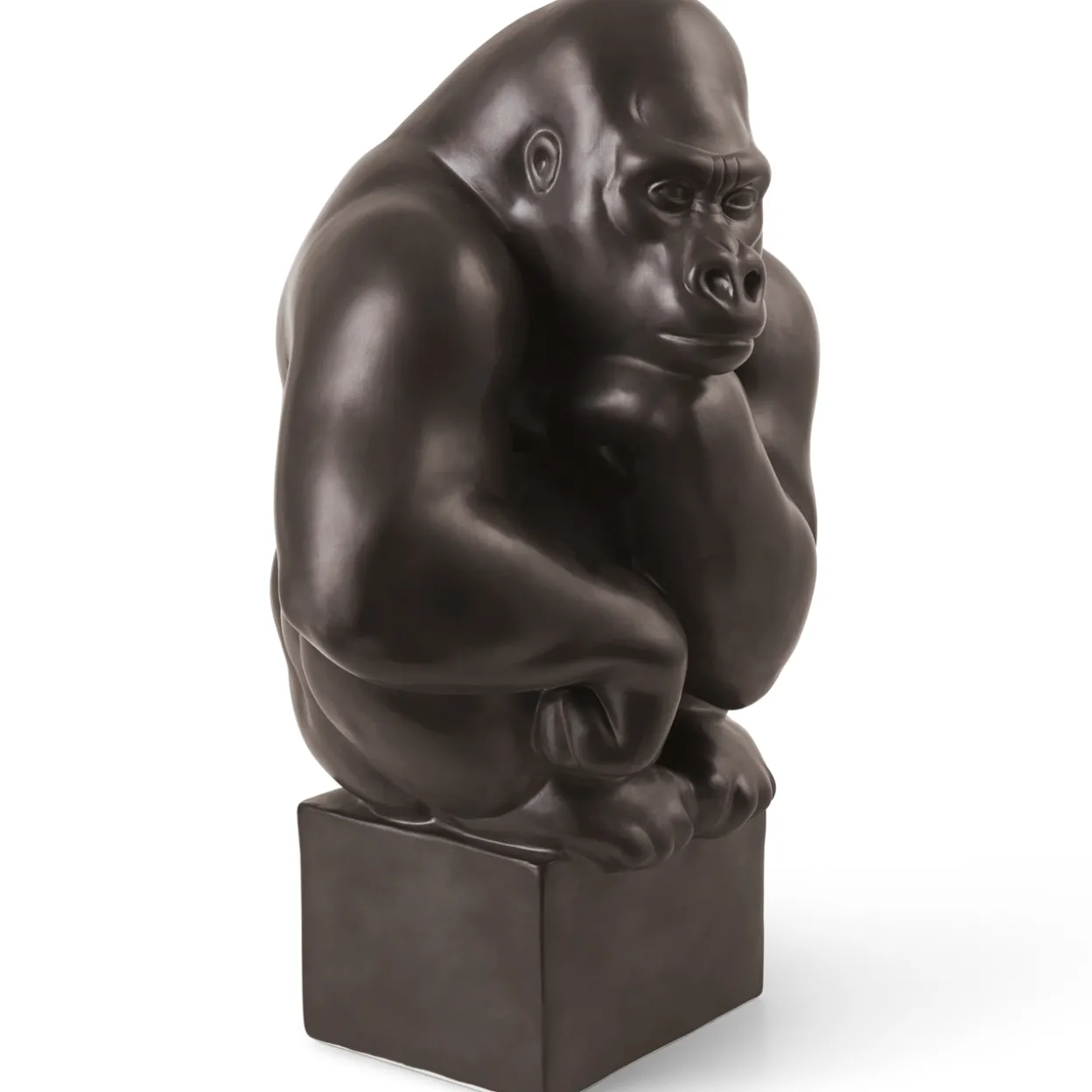 Figurer gorilla med hovedet hvilende på hånden, 40 cm