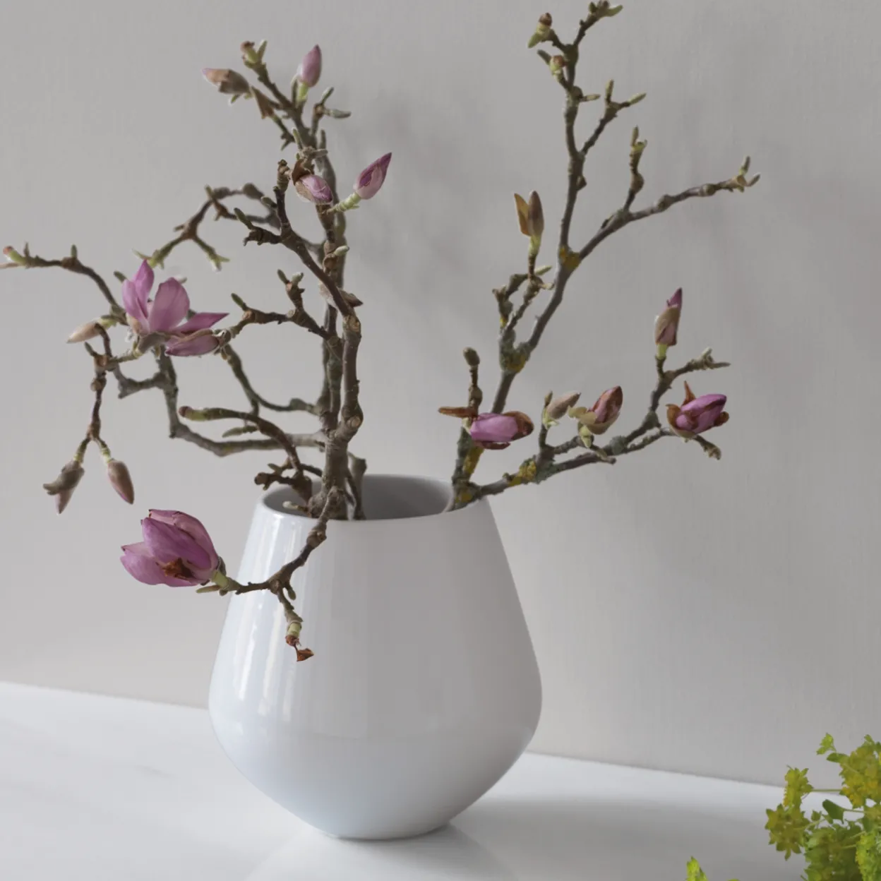 Hvid Riflet vase, 20,5 cm